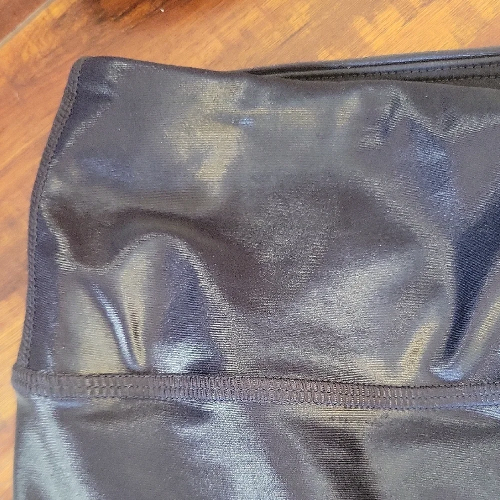 Noli Glossy Black Activewear Set - Picture 5 of 5
